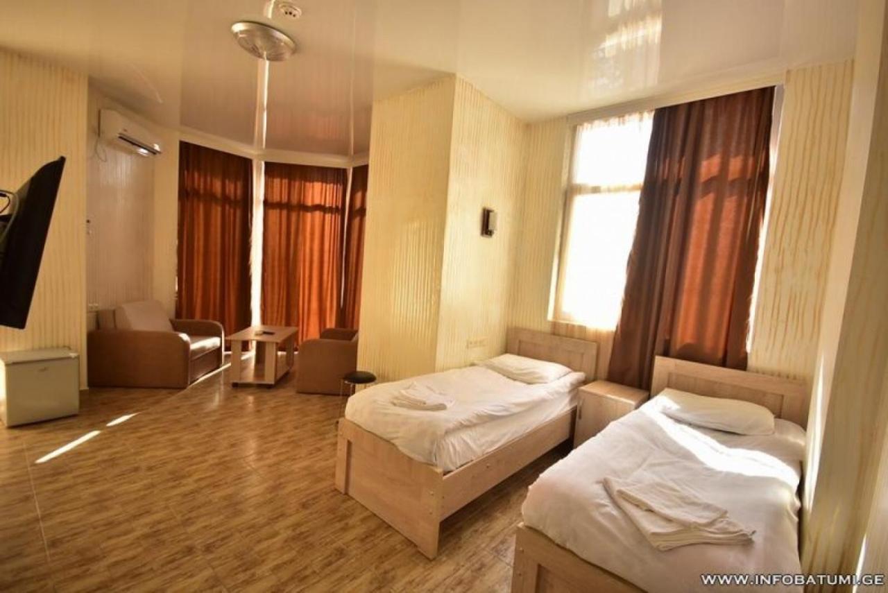Hotel Batumi Inn Exterior photo