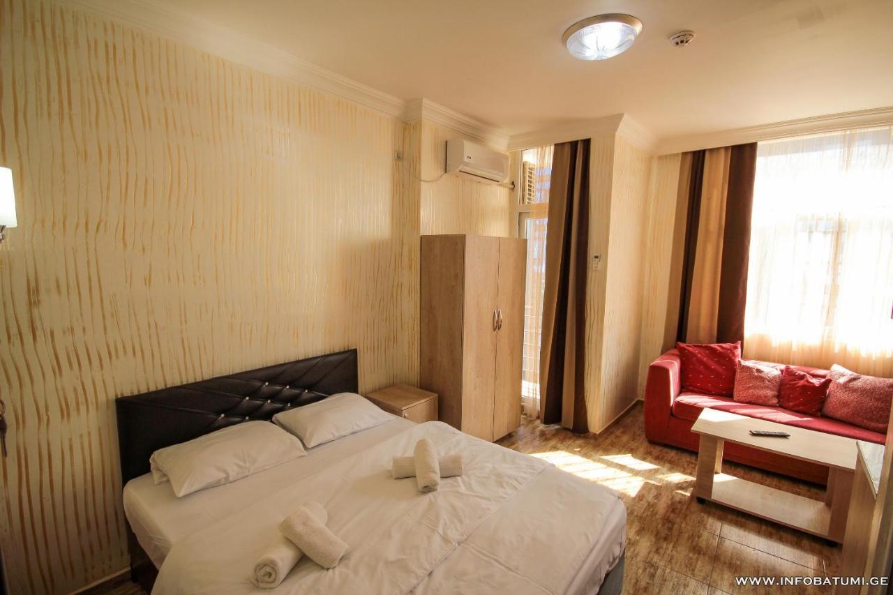 Hotel Batumi Inn Exterior photo